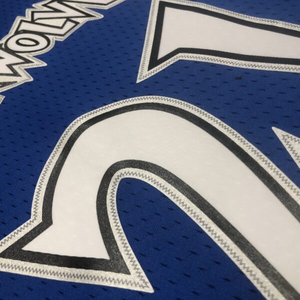 0072db22 Camiseta Regata NBA Minnesota Timberwolves 21 Kevin Garnett Mitchell & Ness Azul 2003/04 - Imagem 3
