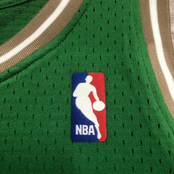 02e0412e Camiseta Regata NBA Boston Celtics Ray 20 Allen Mitchell & Ness Verde 2007/08 - Imagem 7