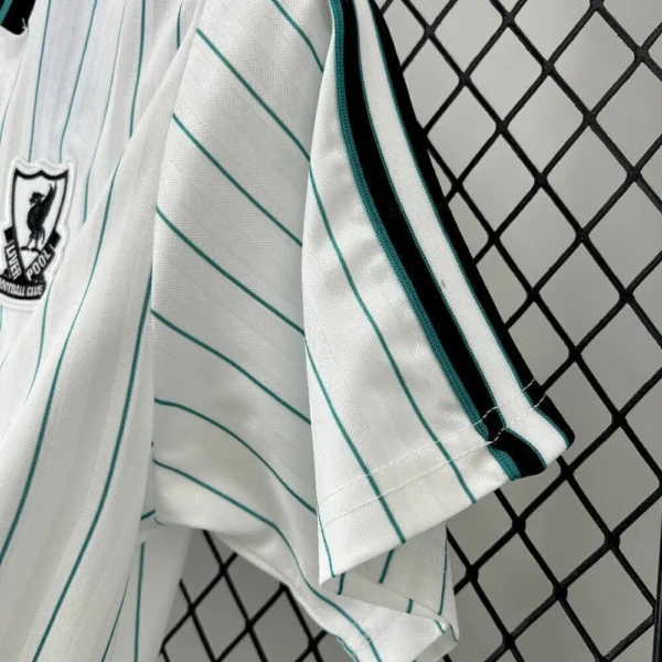 Camisa Liverpool Terrace Icons Unissex 25/2026 Branca Adidas - Imagem 2