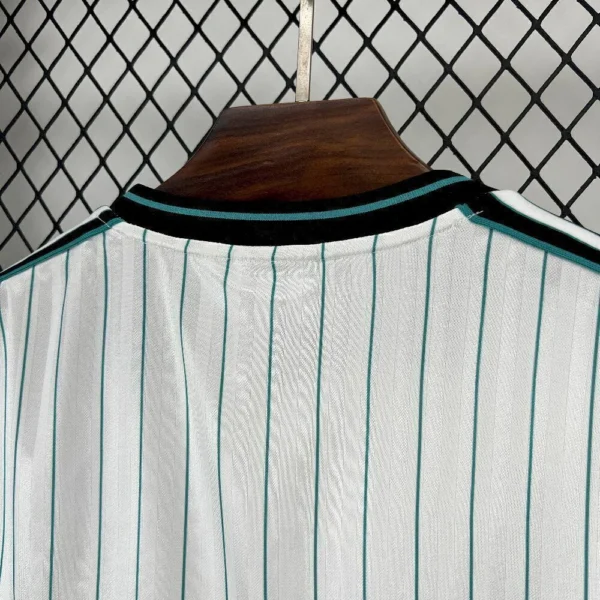 Camisa Liverpool Terrace Icons Unissex 25/2026 Branca Adidas - Imagem 5