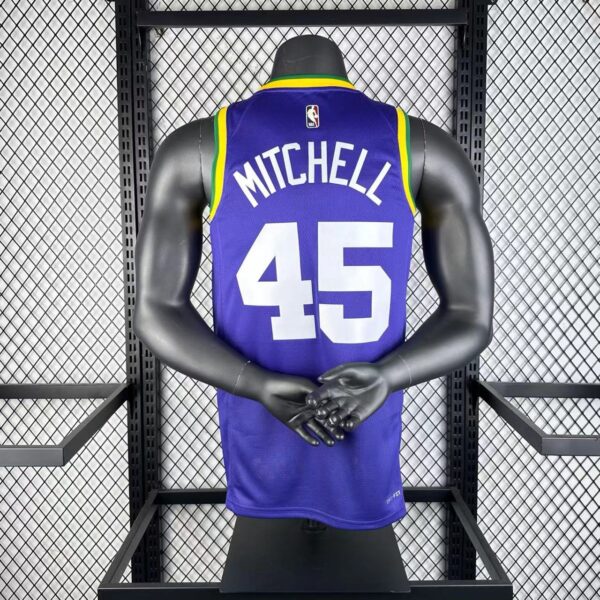 4fd691e4 Camiseta Regata NBA Utah Jazz 45 Donovan Mitchell Classic Edition Roxo 2024/25 Nike - Imagem 2