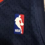 Camiseta Regata NBA Golden State Warriors 30 Stephen Curry Mitchell & Ness Azul Marinho 2009/10 - Imagem 7