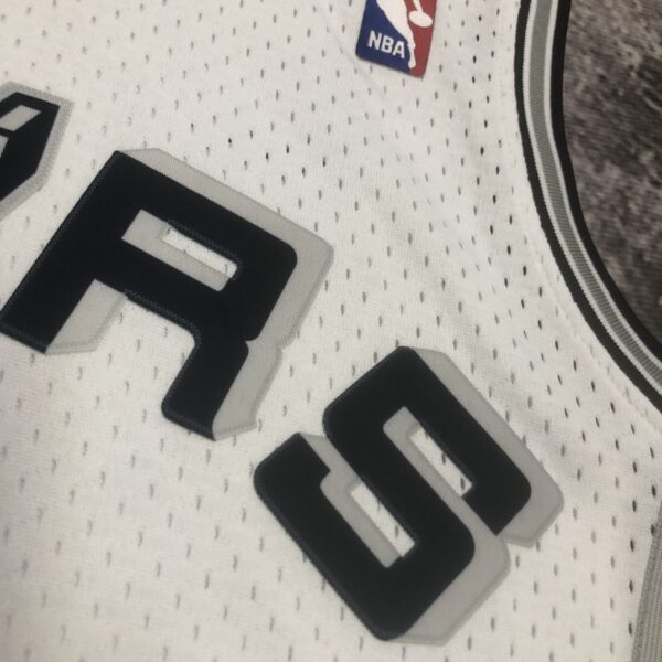 69a71771 Camiseta Regata NBA San Antonio Spurs 10 Dennis Rodman Mitchell & Ness Branca 1993/94 - Imagem 5