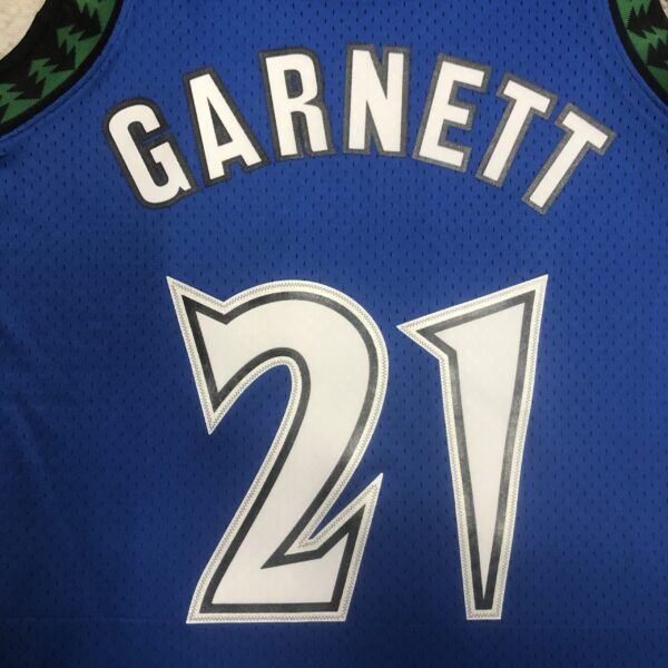 6f89e578 Camiseta Regata NBA Minnesota Timberwolves 21 Kevin Garnett Mitchell & Ness Azul 2003/04 - Imagem 12