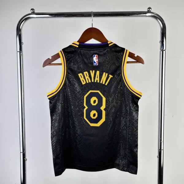 Camiseta Regata Basquete NBA Los Angeles Lakers Preta Mamba Negra - Black Mamba - Edição Especial Nike - Imagem 19