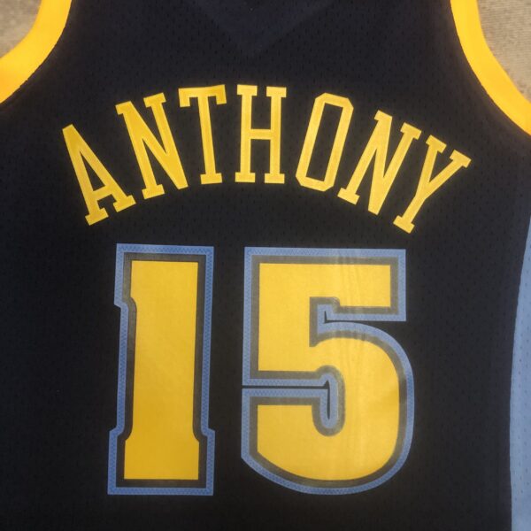 7e752906 Camiseta Regata NBA Denver Nuggets 15 Carmelo Anthony Mitchell & Ness Azul 2006/07 - Imagem 3