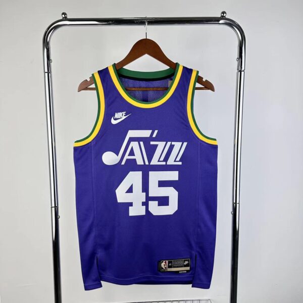 7fded7cd Camiseta Regata NBA Utah Jazz 45 Donovan Mitchell Classic Edition Roxo 2024/25 Nike - Imagem 10