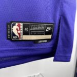 Camiseta Regata NBA Utah Jazz 45 Donovan Mitchell Classic Edition Roxo 2024/25 Nike - Imagem 6