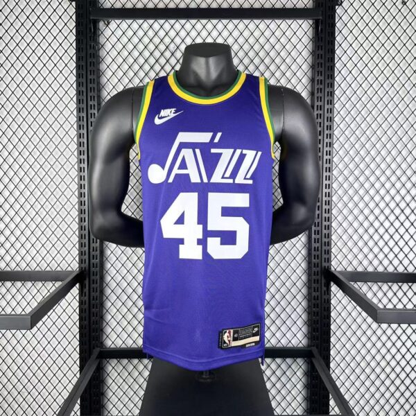 84b398ea Camiseta Regata NBA Utah Jazz 45 Donovan Mitchell Classic Edition Roxo 2024/25 Nike - Imagem 1