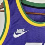 Camiseta Regata NBA Utah Jazz 45 Donovan Mitchell Classic Edition Roxo 2024/25 Nike - Imagem 4