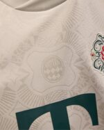 Camisa Bayern Munique Oktoberfest Versão Torcedor 25/2026 Adidas Off-White - Imagem 4