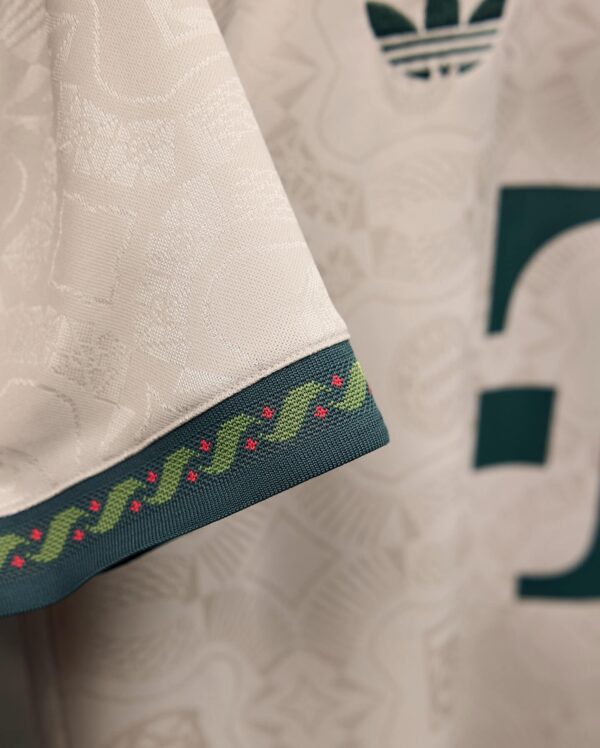 Camisa-Oktoberfest-Bayern-de-Munique-2025-adidas-3 Camisa Bayern Munique Oktoberfest Versão Torcedor 25/2026 Adidas Off-White - Imagem 5