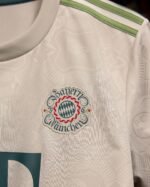 Camisa Bayern Munique Oktoberfest Versão Torcedor 25/2026 Adidas Off-White - Imagem 3