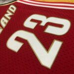 Camiseta Regata NBA Cleveland Cavaliers 23 Lebron James Mitchell & Ness Vermelha 2003/04 - Imagem 3