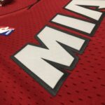 Camiseta Regata NBA Miami Heat Dwyane 3 Wade Mitchell & Ness Vermelha 2005/06 - Imagem 3