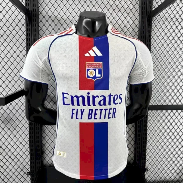bboqazabkagqaybbyarfviewer_4t5-3-dc3b7007fb67e8ae5917537980032284-1024-1024 Camisa Olympique Lyonnais Home Versão Jogador 2025/26 Branca Adidas - Imagem 1