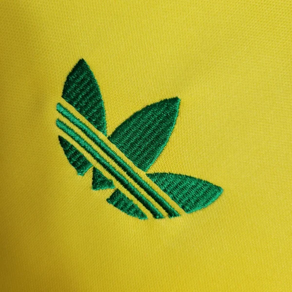 big_1_bcb265f0-27f6-4e72-909f-d076f27a3c80_1024x Camisa Retrô Clássica Seleção Brasileira Home - Brasil Amarela – 1979/80 Adidas - Imagem 5