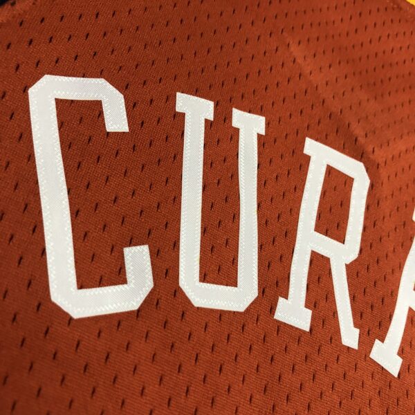 c9703fc5 Camiseta Regata NBA Golden State Warriors 30 Stephen Curry Mitchell & Ness Vermelha 2009/10 - Imagem 15