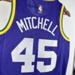 Camiseta Regata NBA Utah Jazz 45 Donovan Mitchell Classic Edition Roxo 2024/25 Nike - Imagem 8