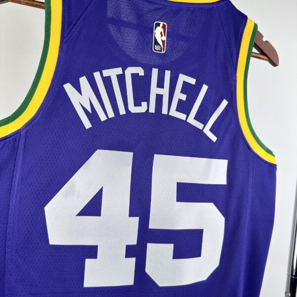 e67b0e1b Camiseta Regata NBA Utah Jazz 45 Donovan Mitchell Classic Edition Roxo 2024/25 Nike - Imagem 8