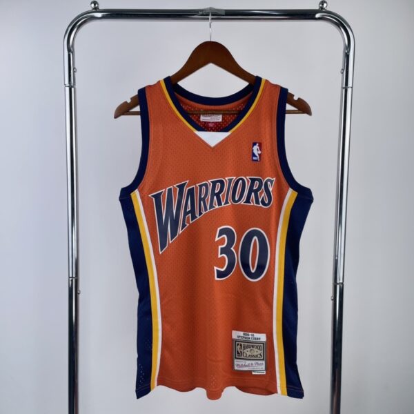 eb06ab1d Camiseta Regata NBA Golden State Warriors 30 Stephen Curry Mitchell & Ness Vermelha 2009/10 - Imagem 1