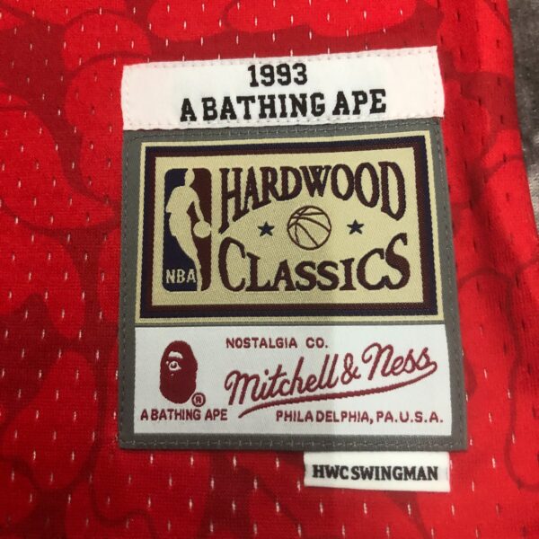 10934f3a Camiseta Regata NBA Miami Heat BAPE Mitchell & Ness Vermelha 1993 - Imagem 10