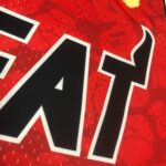Camiseta Regata NBA Miami Heat BAPE Mitchell & Ness Vermelha 1993 - Imagem 4