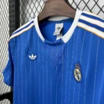 Camisa Real Madrid Terrace Icons Unissex 2025 Azul Adidas - Imagem 5