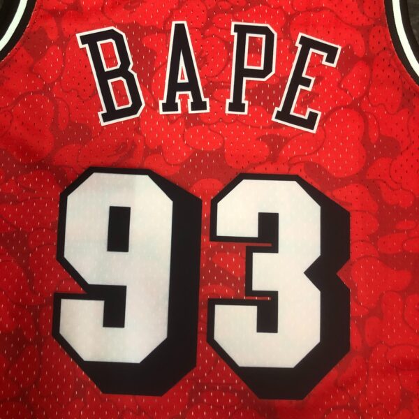 254d16b6 Camiseta Regata NBA Miami Heat BAPE Mitchell & Ness Vermelha 1993 - Imagem 15