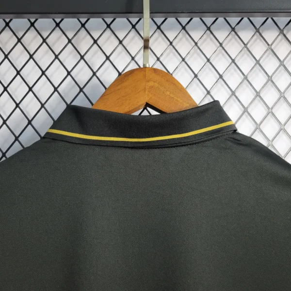 381d8b08-e16f-49f6-a5f6-770aa827499c1-26db12bd143b67175316749265467477-1024-1024 Camisa Retrô Seleção Brasileira - Brasil Concept Edition Polo Black – Preta 2022 Nike - Imagem 9