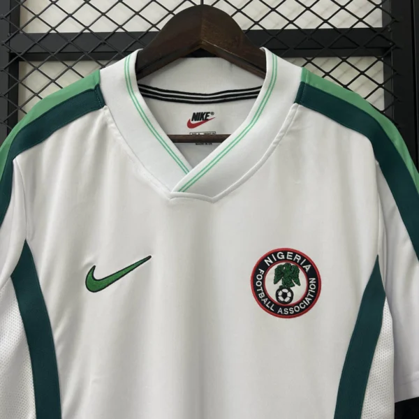 42c174d760-0670fd1a7c457a678d17407651208286-1024-1024 Camisa Retrô Clássica Seleção Nigéria Away 1998 Branca Nike - Imagem 2