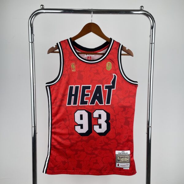 5ebba954 Camiseta Regata NBA Miami Heat BAPE Mitchell & Ness Vermelha 1993 - Imagem 1