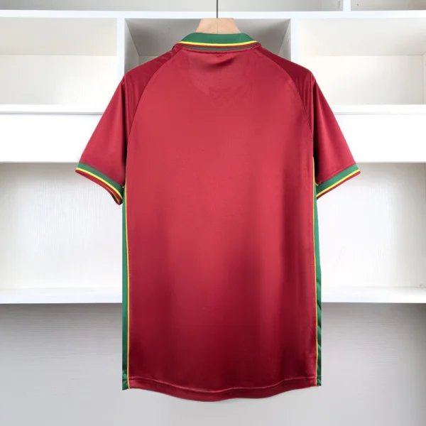 662eef88-756f1cbde591b7944717169150351971-1024-1024 Camisa Retrô Clássica Seleção Portugal Home 1998 Vermelho Nike - Imagem 2