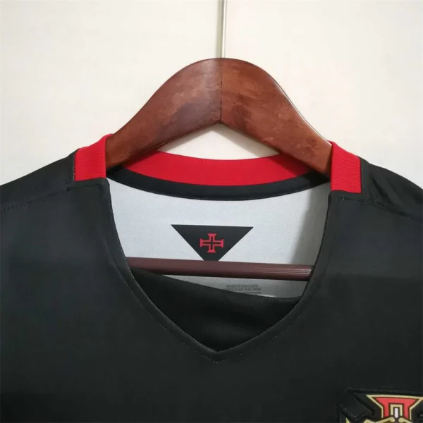 Camisa Retrô Clássica Seleção Portugal Away 2015 Preta Nike - Imagem 3