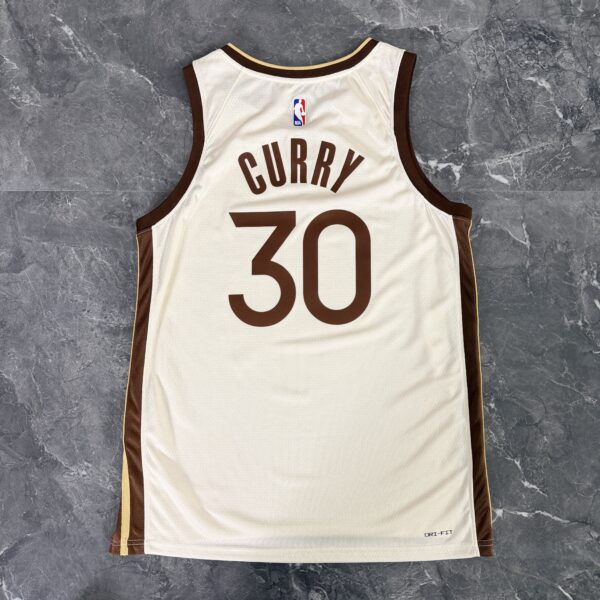 Camiseta Regata NBA Golden State Warriors Curry 30 City Edition Bege 2025/26 Nike - Imagem 8