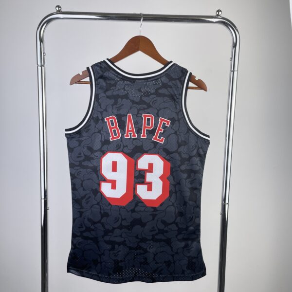 71ba68d4 Camiseta Regata NBA Miami Heat BAPE Mitchell & Ness Preta 1993 - Imagem 2