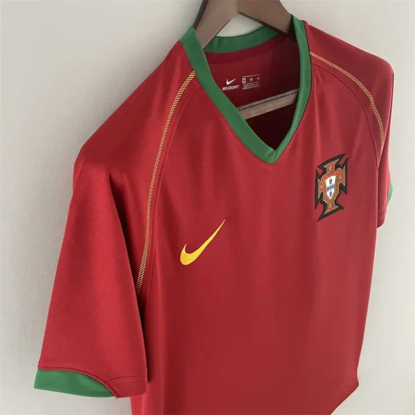 Camisa Retrô Clássica Seleção Portugal Home 2006 Vermelha Nike - Imagem 3