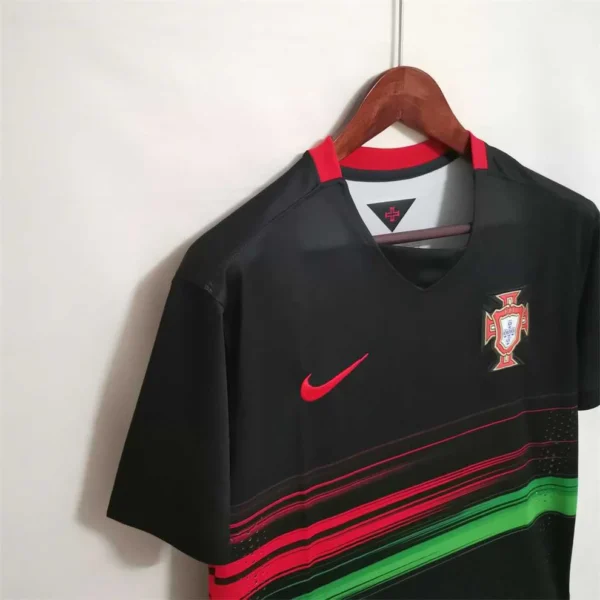 Camisa Retrô Clássica Seleção Portugal Away 2015 Preta Nike - Imagem 2