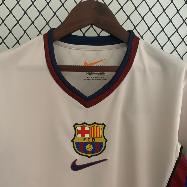 A7E78335-19DF-413F-B18B-AB9AA144BF0F Camisa Retrô Barcelona Away 1998/99 Nike - Imagem 2