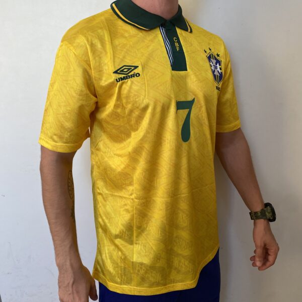 Camisa Retrô Clássica Seleção Brasileira Home - Brasil Amarela – 1991/1993 Umbro - Imagem 7