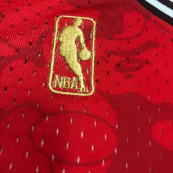 abd25c2b Camiseta Regata NBA Miami Heat BAPE Mitchell & Ness Vermelha 1993 - Imagem 9