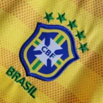Camisa Brasil Seleção Brasileira Versão Torcedor Viagem 2022/23 Amarelo Nike - Imagem 3