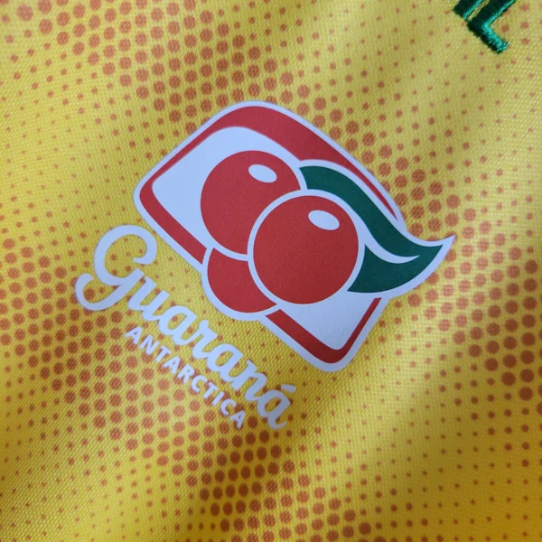 Camisa Brasil Seleção Brasileira Versão Torcedor Viagem 2022/23 Amarelo Nike - Imagem 5