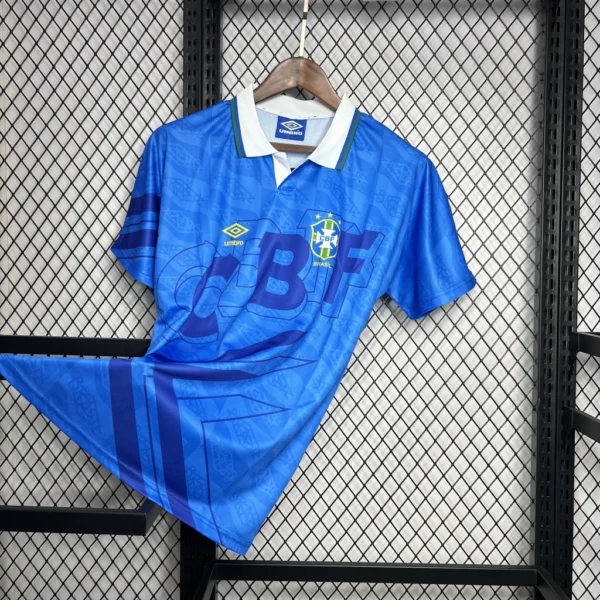 camisa-do-brasil-1991-away2-a398619f4688d22f8617193610688926-1024-1024 Camisa Retrô Clássica Seleção Brasileira Away - Brasil Azul – 1991 Umbro - Imagem 2