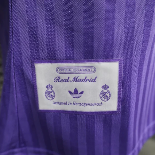 Camisa Real Madrid Terrace Icons Unissex 2025 Roxa Adidas - Imagem 4