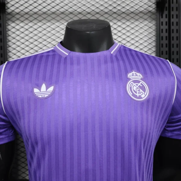 Camisa Real Madrid Terrace Icons Unissex 2025 Roxa Adidas - Imagem 2