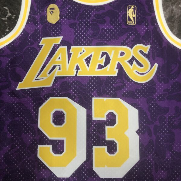 cf0d053d Camiseta Regata NBA Los Angeles Lakers BAPE Mitchell & Ness Roxo 1993 - Imagem 2