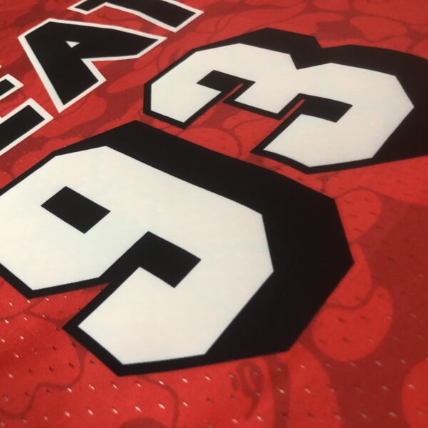 e8b61d14 Camiseta Regata NBA Miami Heat BAPE Mitchell & Ness Vermelha 1993 - Imagem 6