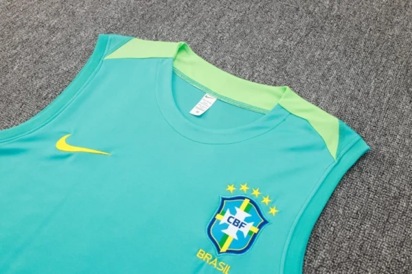 Conjunto Regata e Calção Treino Brasil Torcedor 2025 Verde Piscina Nike - Imagem 2