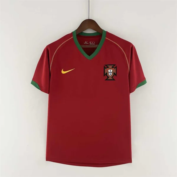 fbe0916e Camisa Retrô Clássica Seleção Portugal Home 2006 Vermelha Nike - Imagem 1